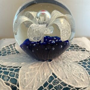 Vintage Globe Paperweight Bubbled Center White Flower Blue Cushion Handblown